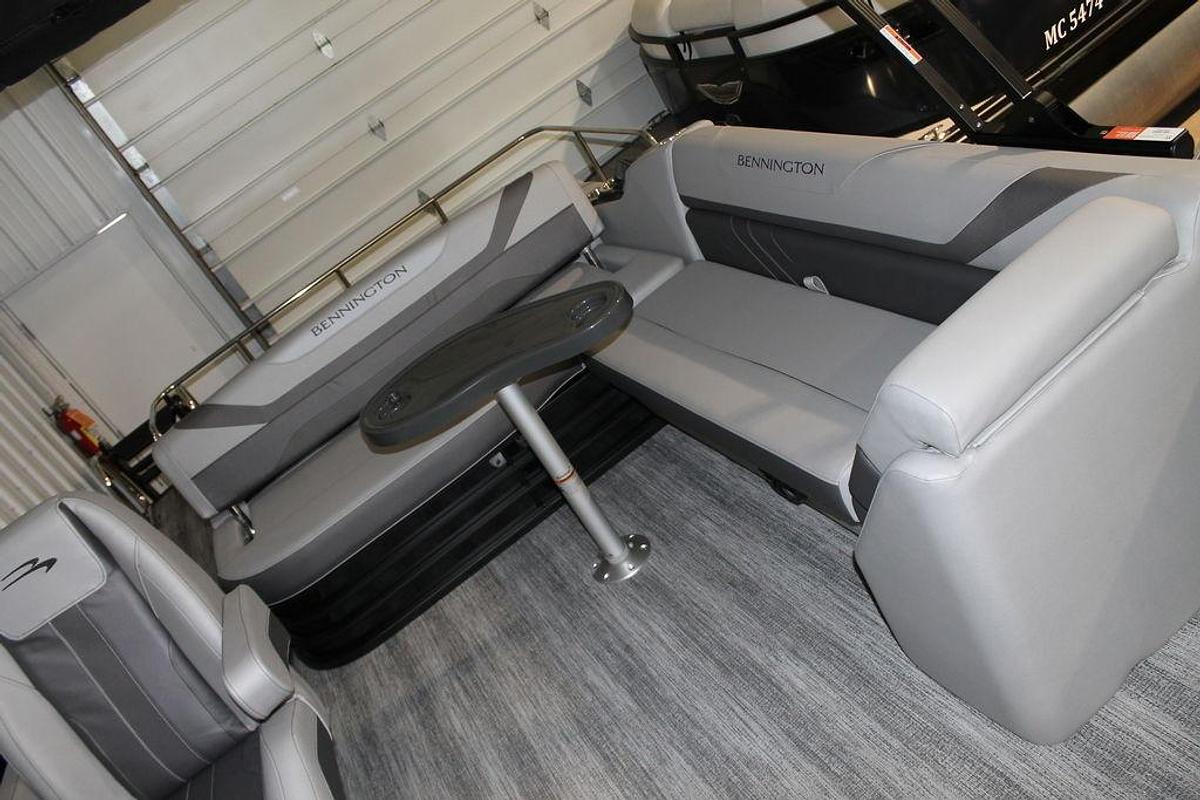 2025 Bennington SX Swingback 24 SXSB