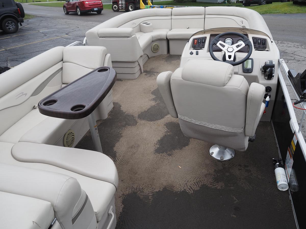 Used 2015 Bennington S21 Triple tooon with 150HP