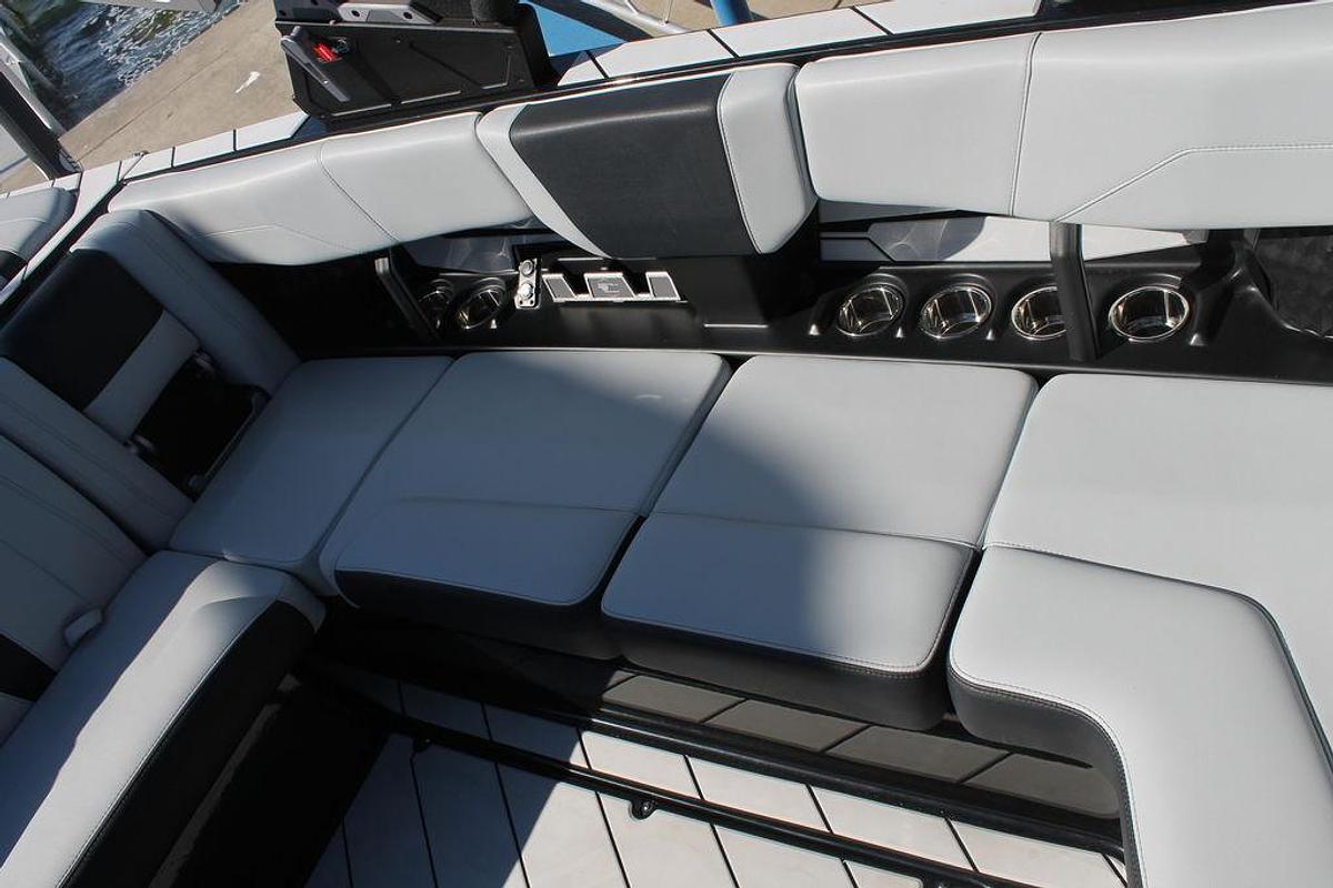 Used 2023 Malibu Boats 22 LSV