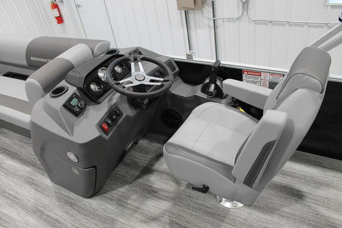 Used 2025 Bennington S L-Bench 21 SL