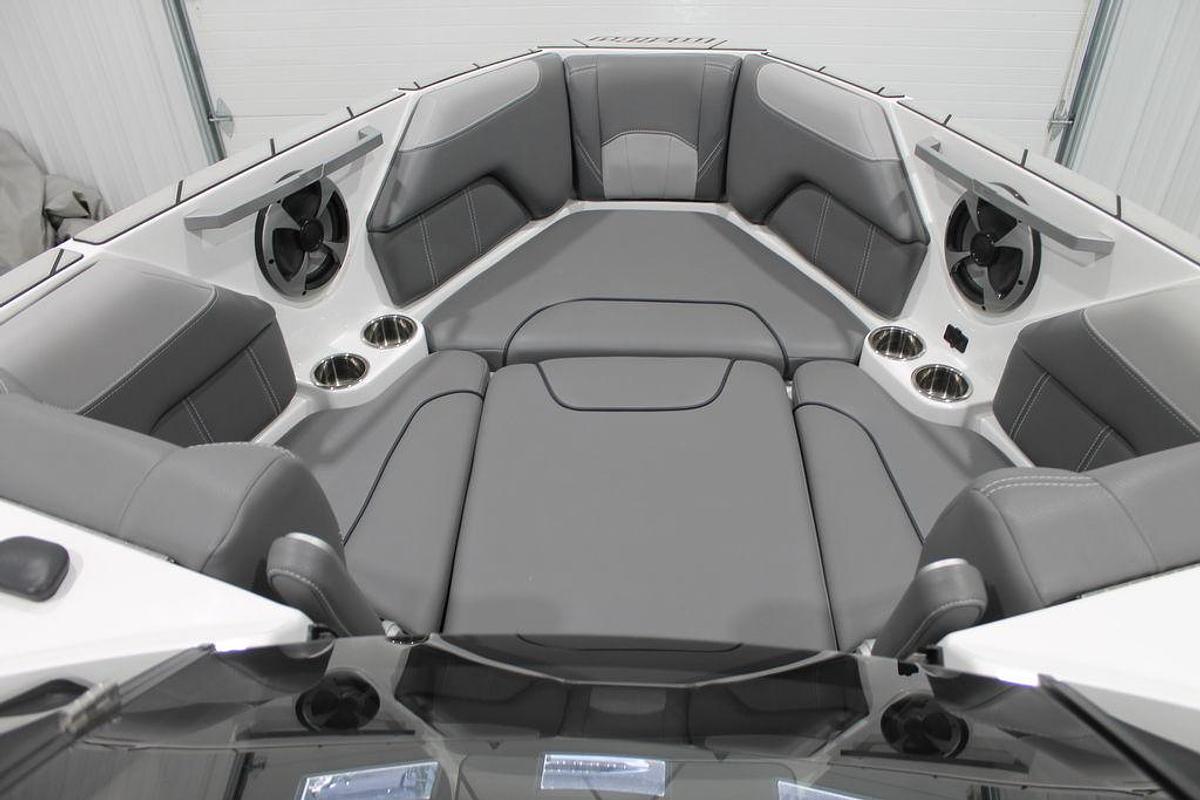 Used 2021 Malibu Boats 25 LSV