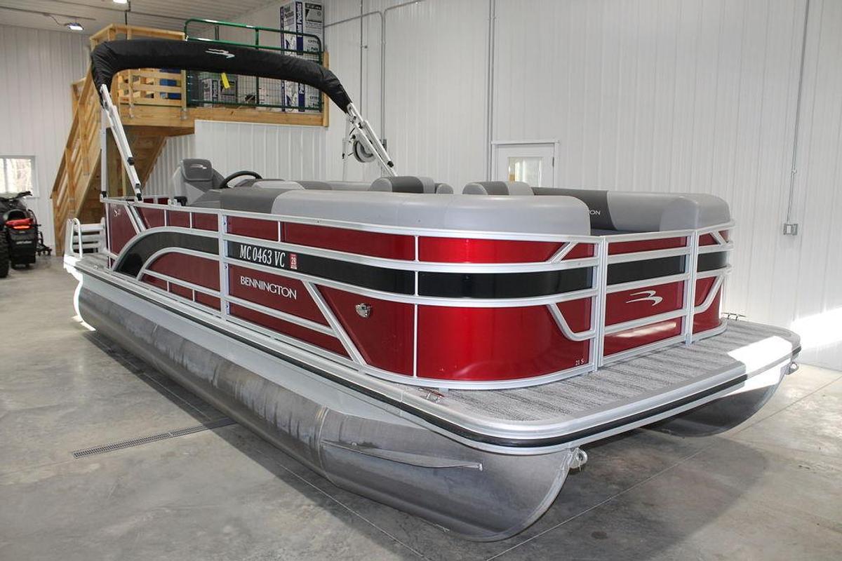 Used 2025 Bennington S L-Bench 21 SL