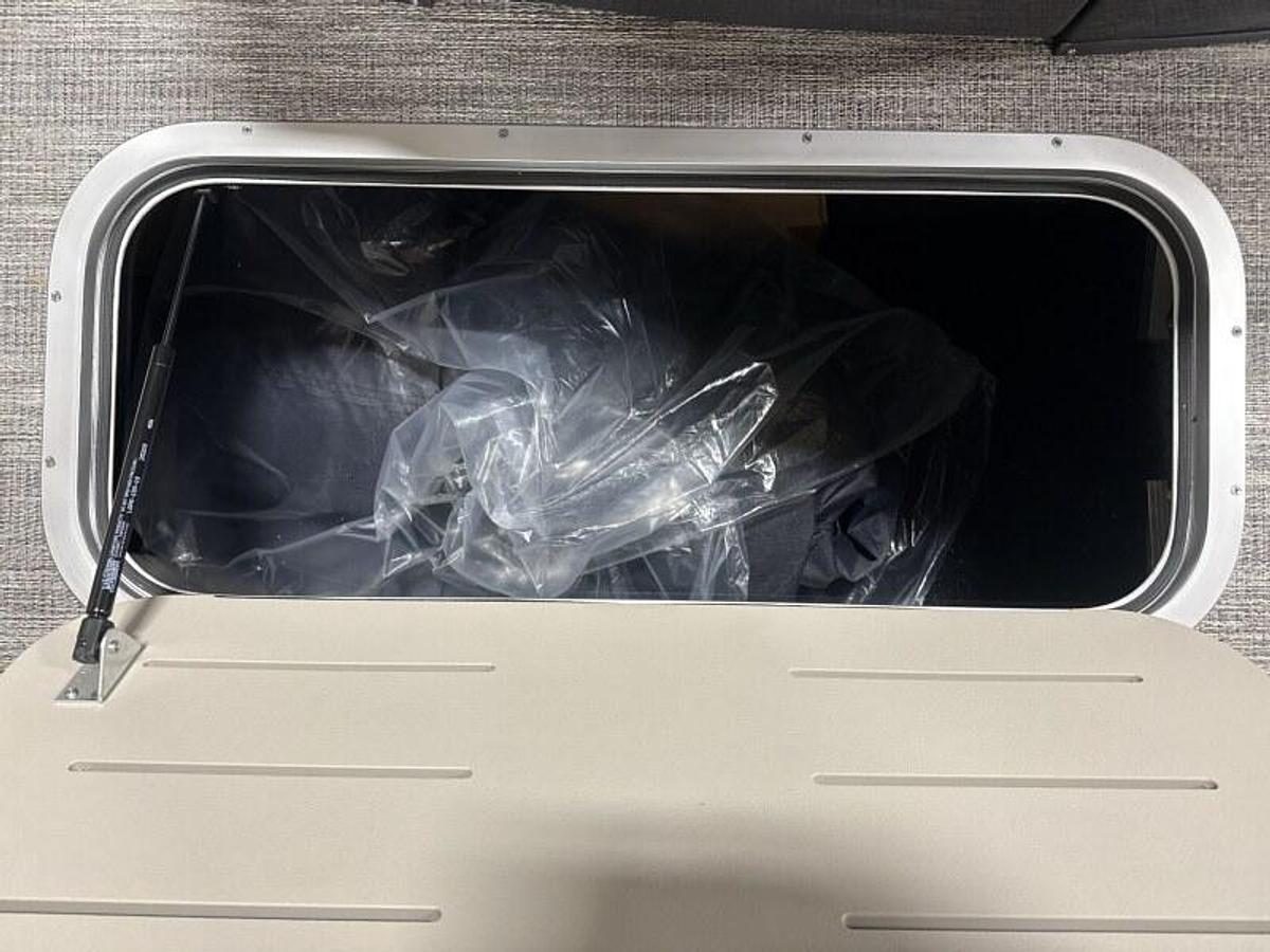 2026 BENNINGTON 24 MSL