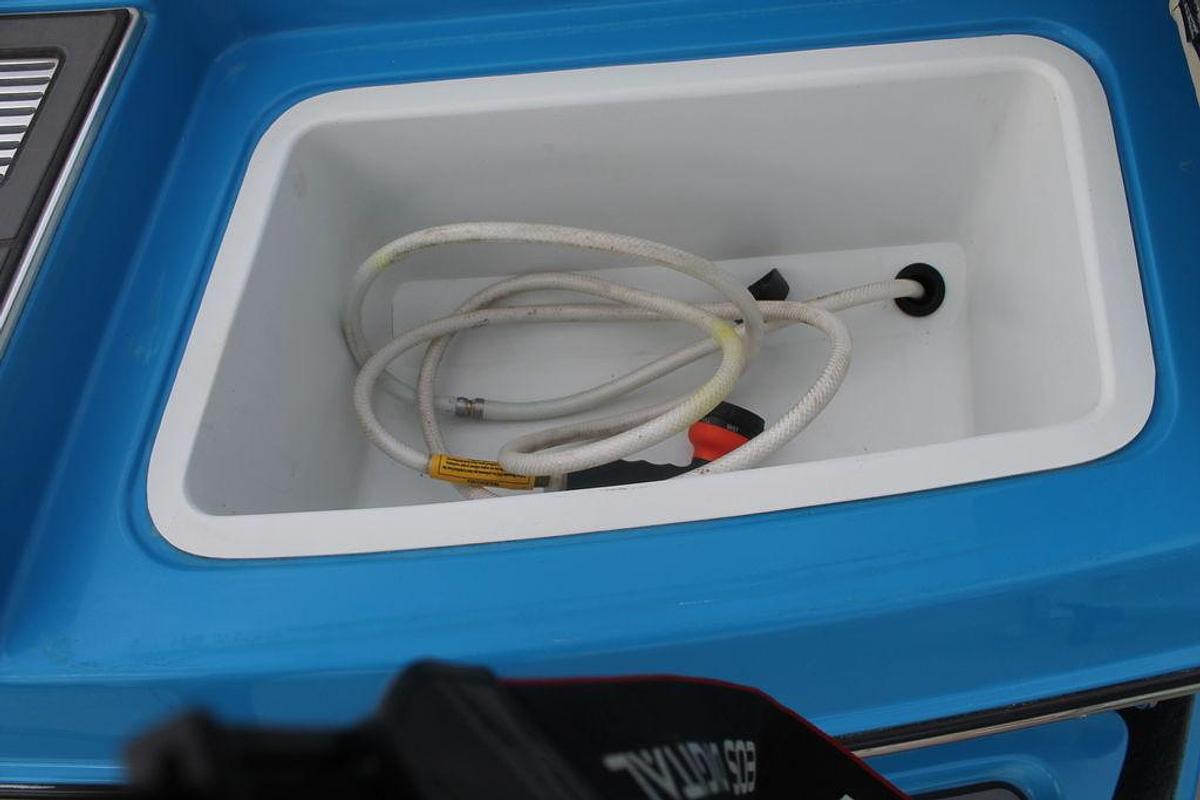 Used 2013 Malibu Boats Wakesetter 24 MXZ