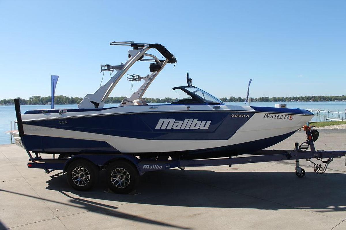 Used 2023 Malibu Boats 21 LX