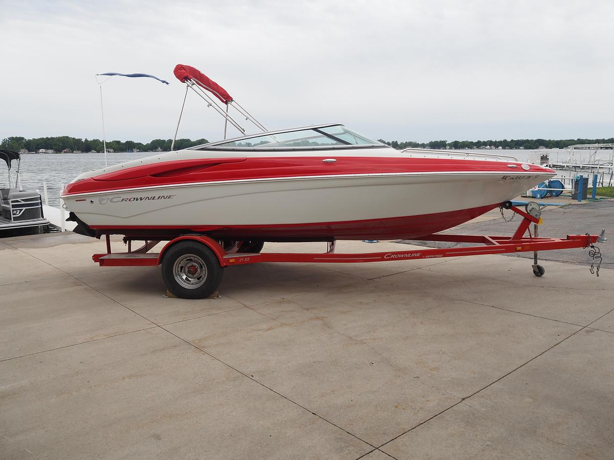 Used CROWNLINE 21SS