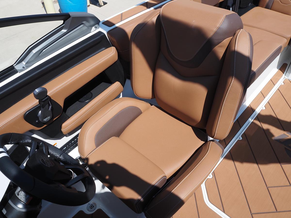 2027 MALIBU 23 LSV