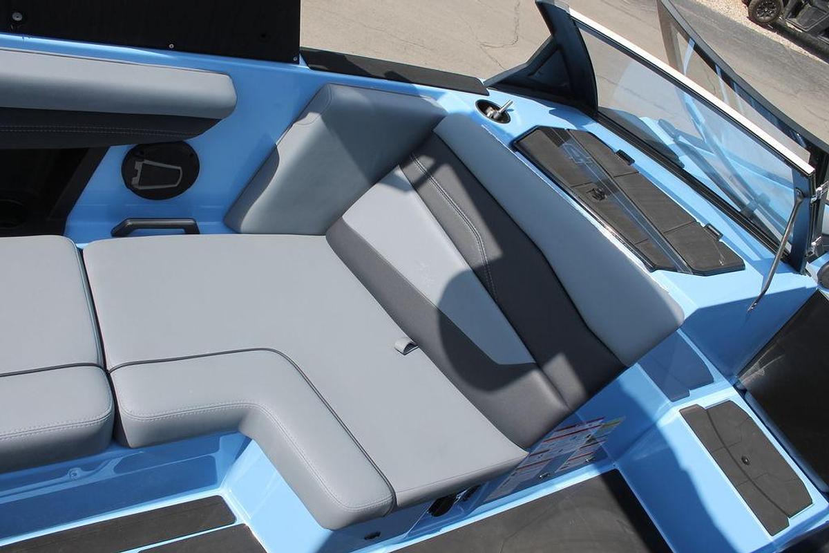 2025 Axis Wake Research T235