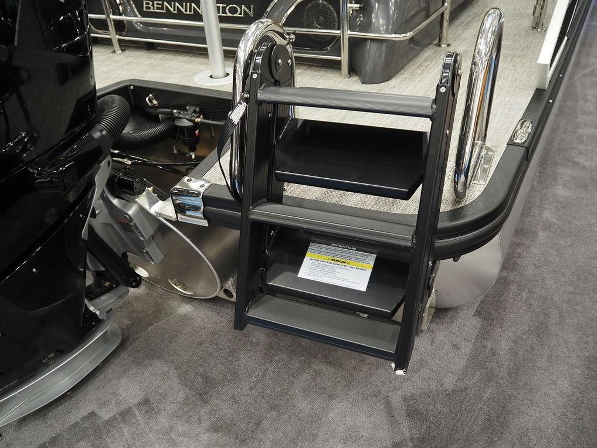 2026 Bennington RX Sport Swingback 25 RXSB