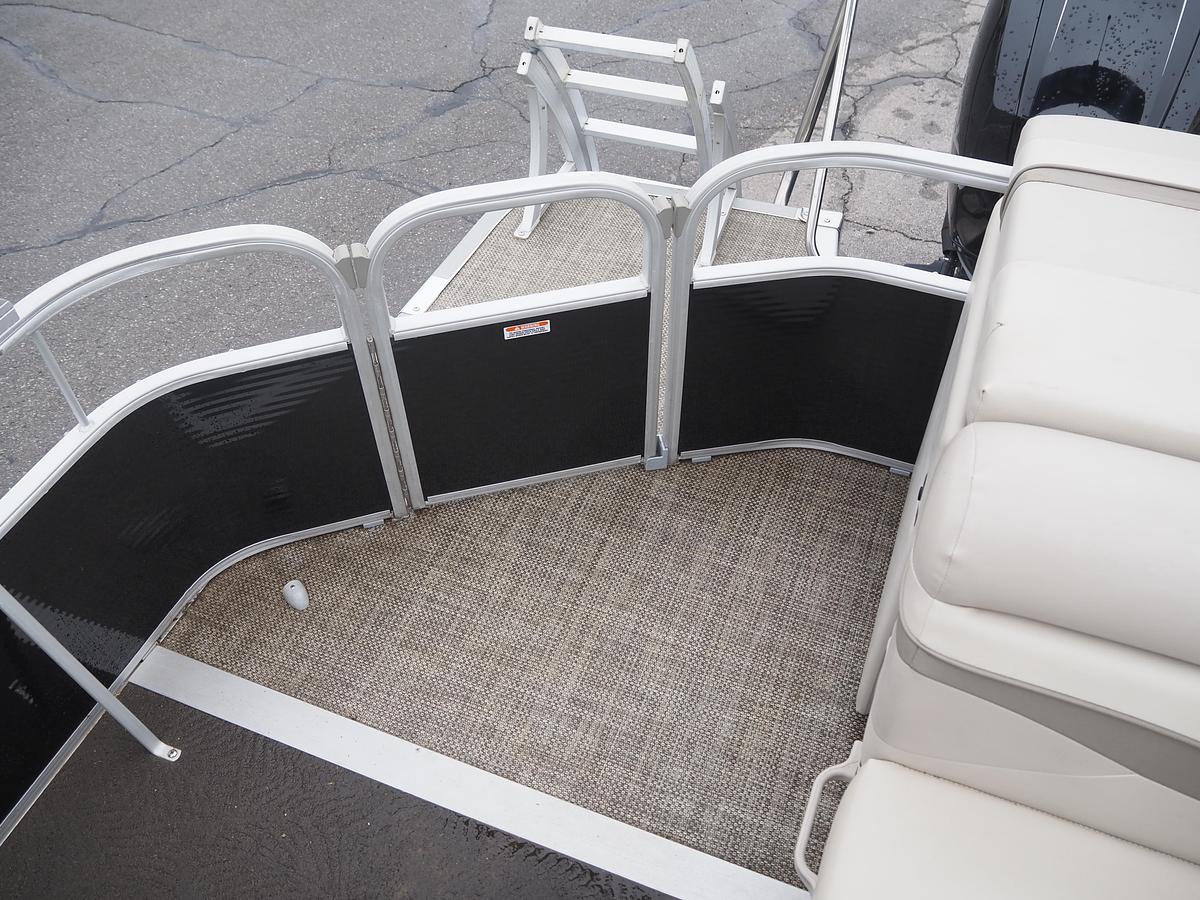 Used 2015 Bennington S21 Triple tooon with 150HP