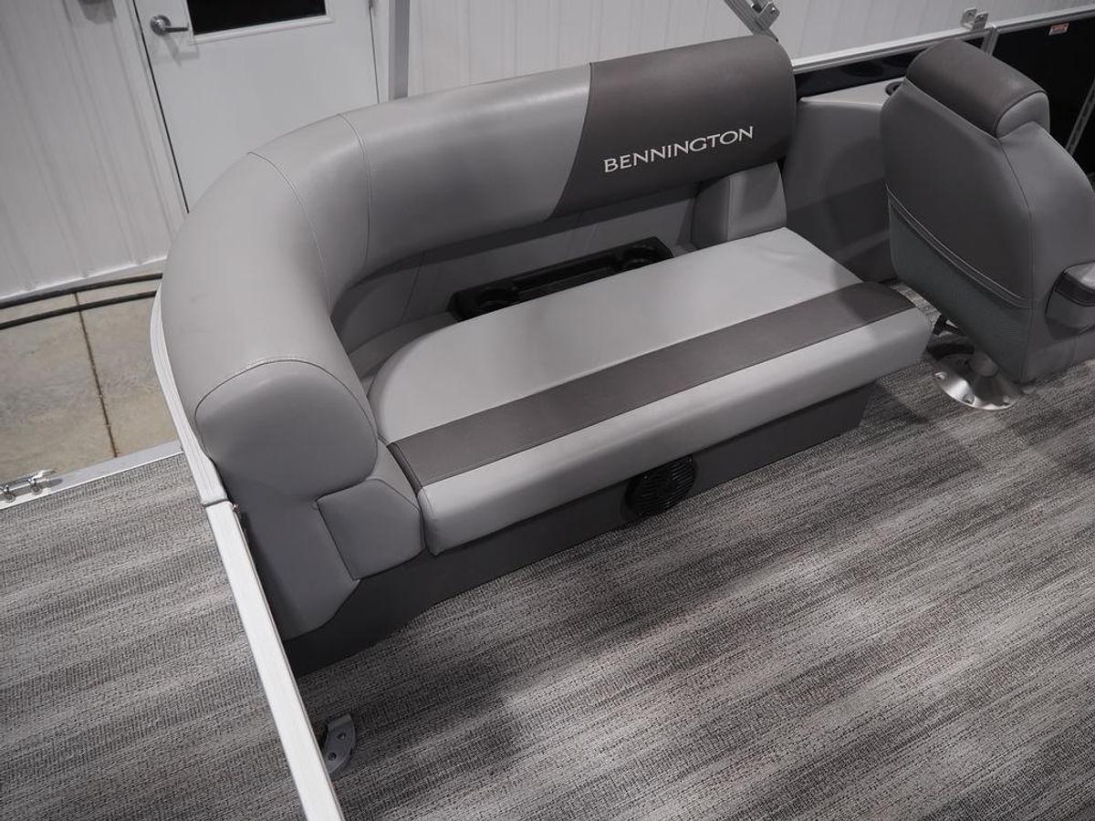 Used 2025 Bennington S Quad Bench 21 SSR