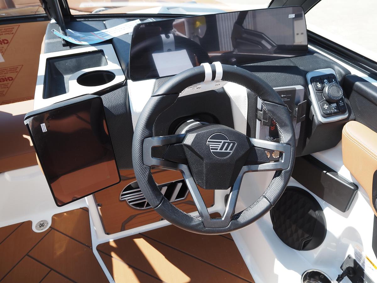2027 MALIBU 23 LSV