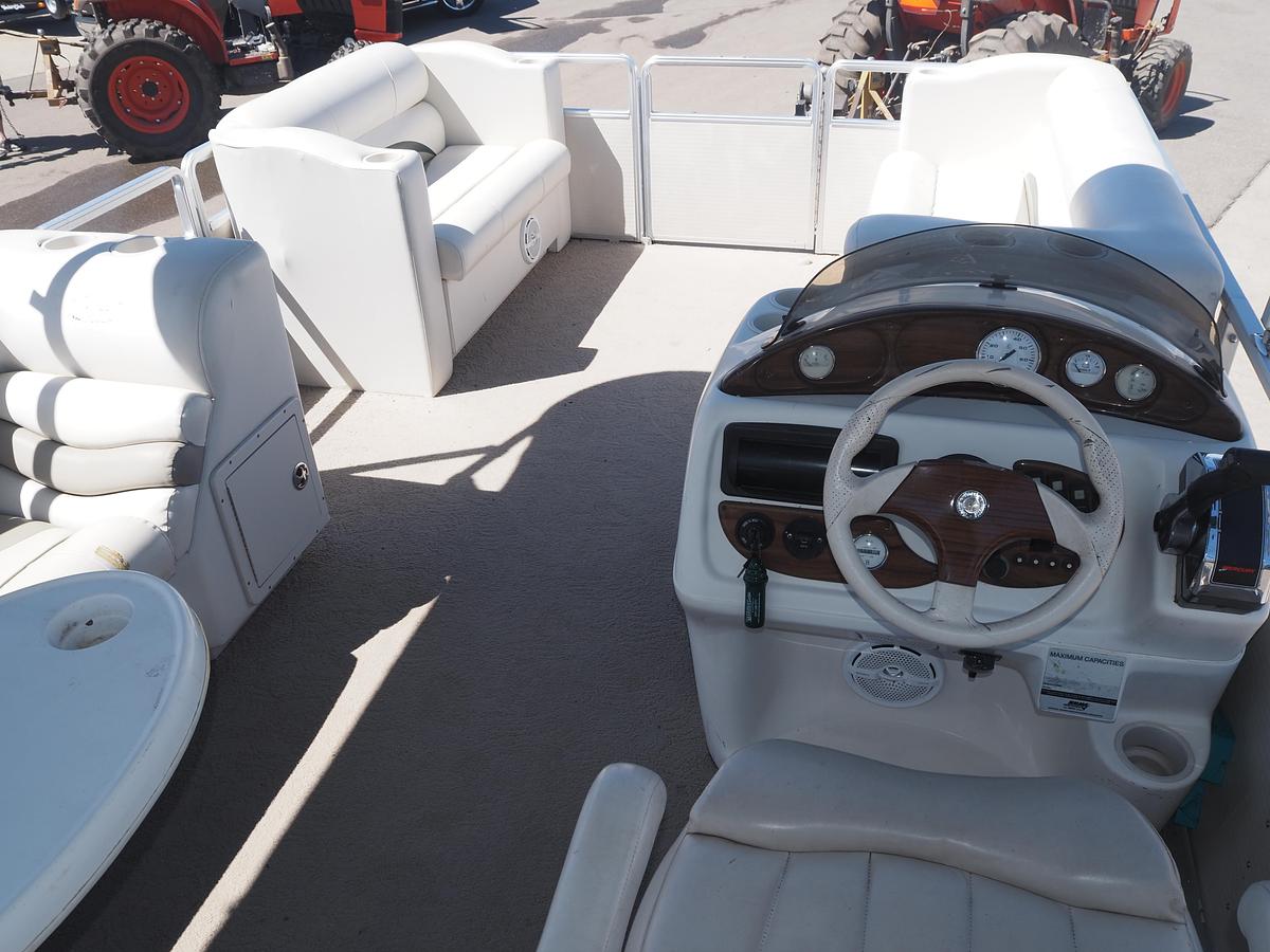 Used 2005 Harris Sunliner 200
