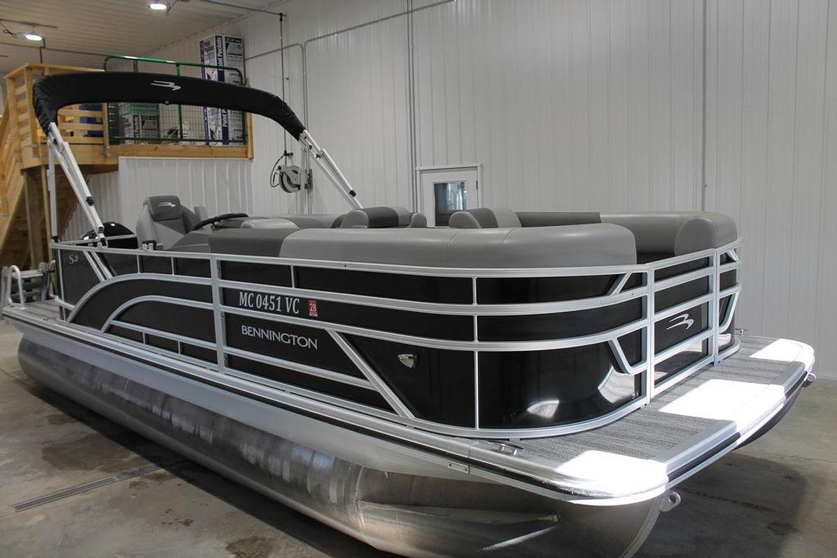 Used 2025 Bennington S L-Bench 21 SL