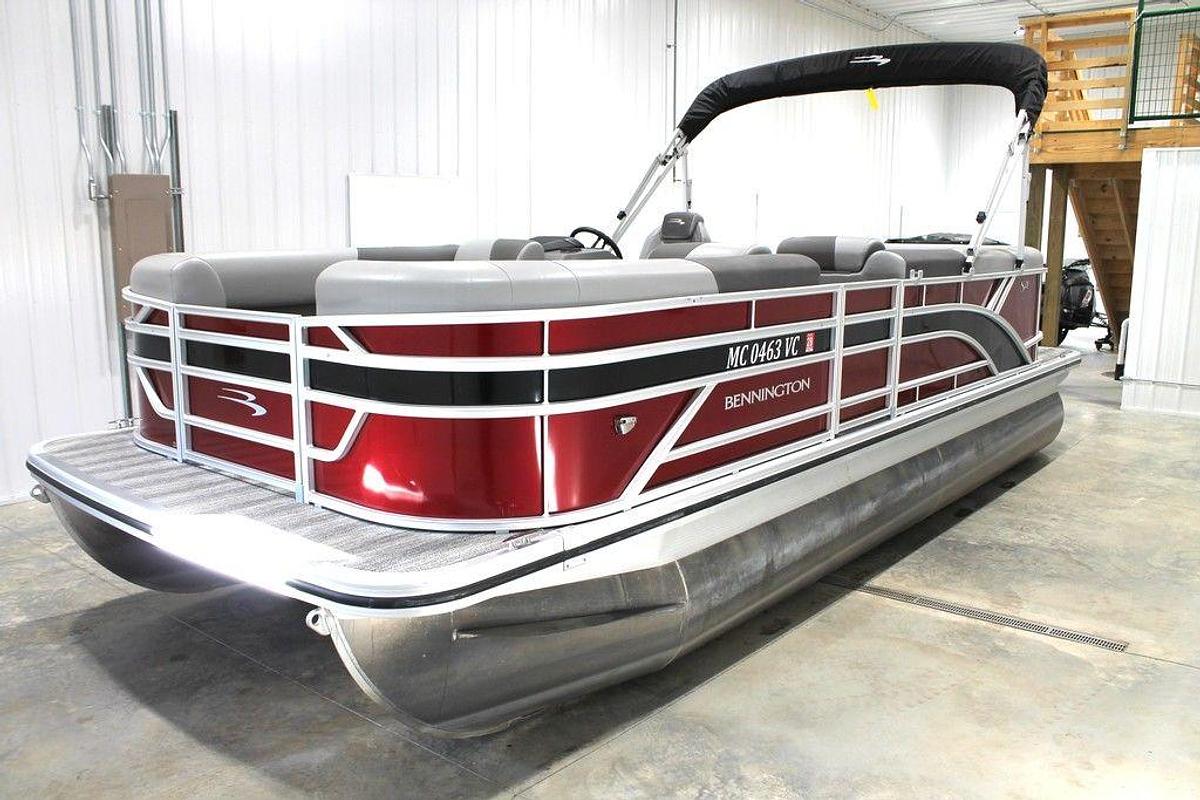 Used 2025 Bennington S L-Bench 21 SL