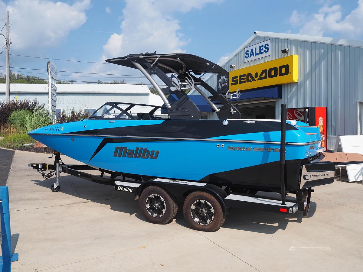 Used 2018 Malibu 21 MLX