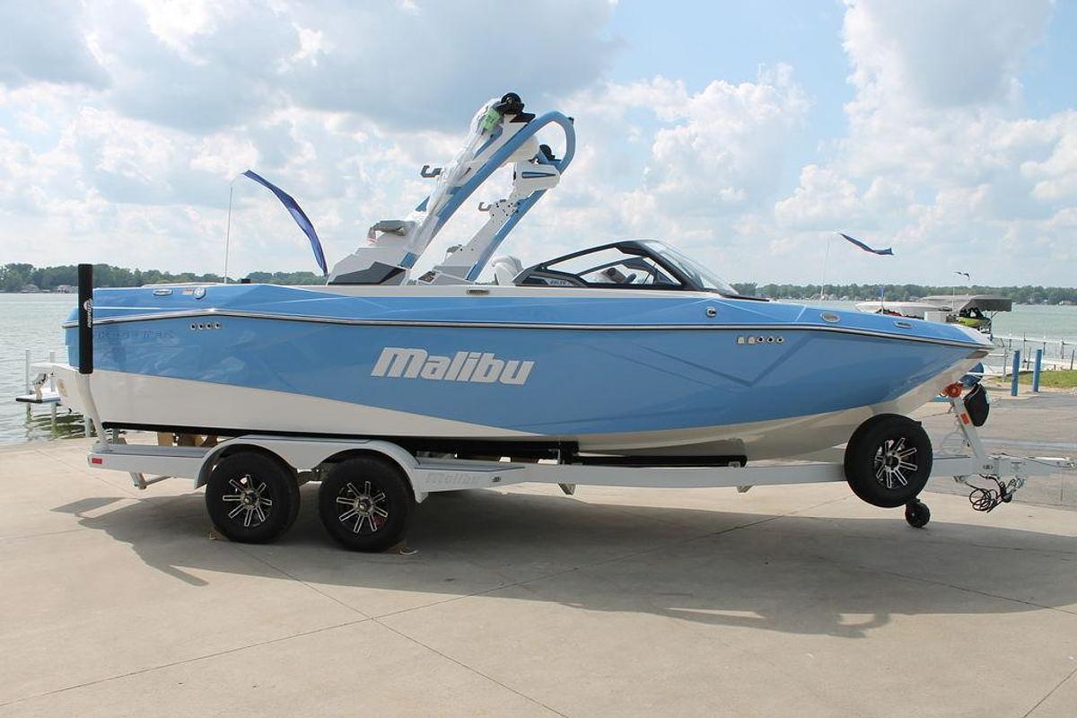 2026 Malibu Boats 23 LSV