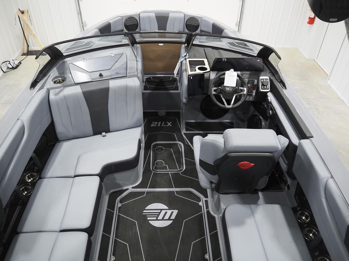  MALIBU 21 LX