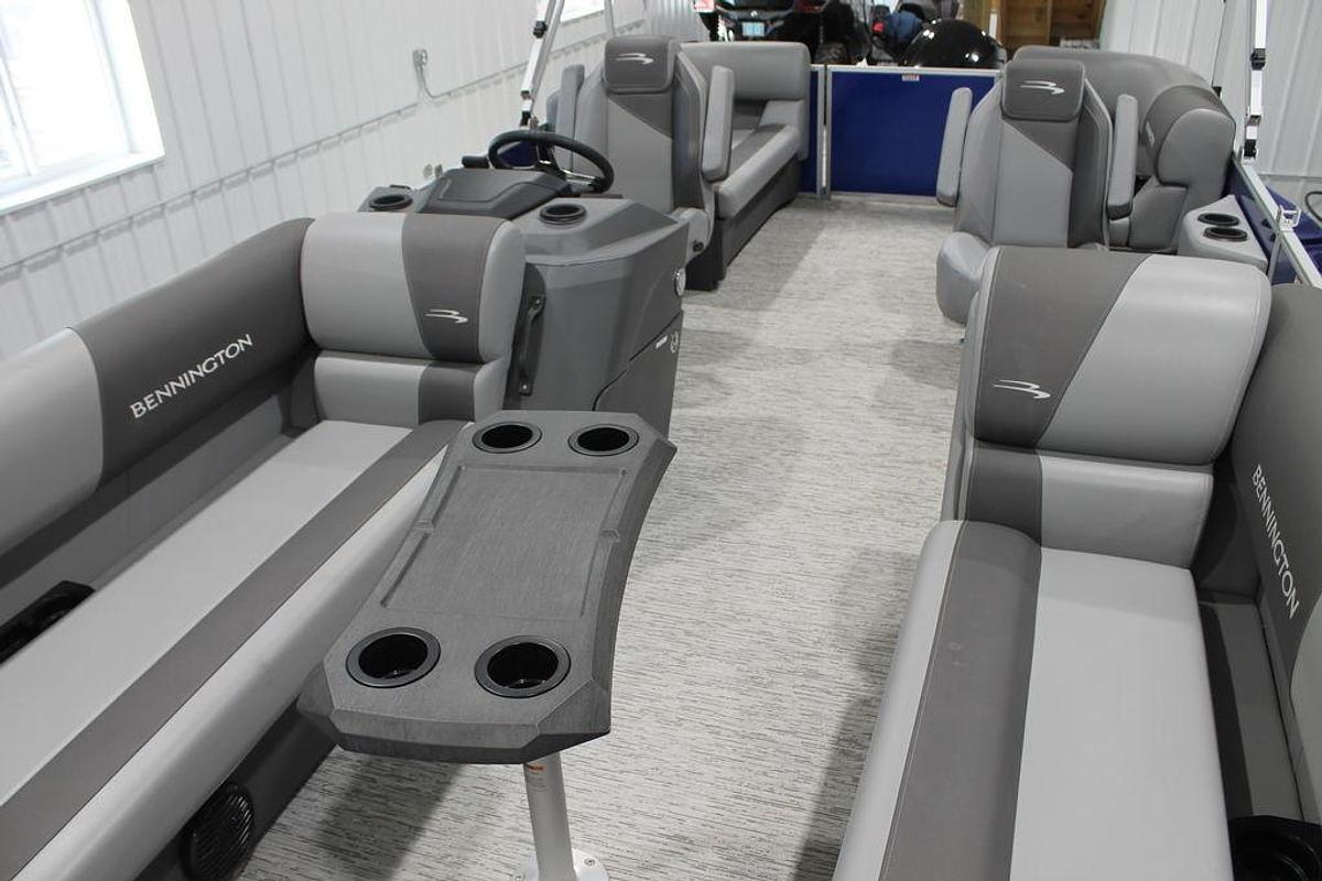 Used 2025 Bennington S Quad Bench 21 SSR