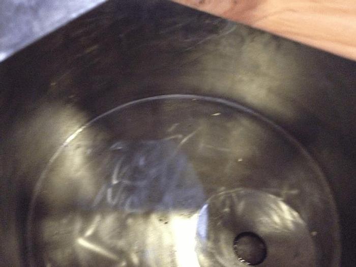 Used 10 GALLON ROSS VERSAMIX – S/S – VACUUM – JACKETED