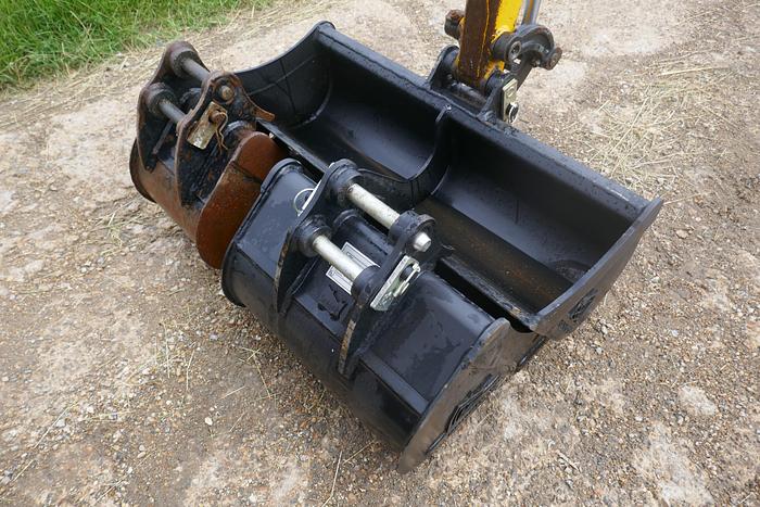 Used 2015 JCB 8018 CTS