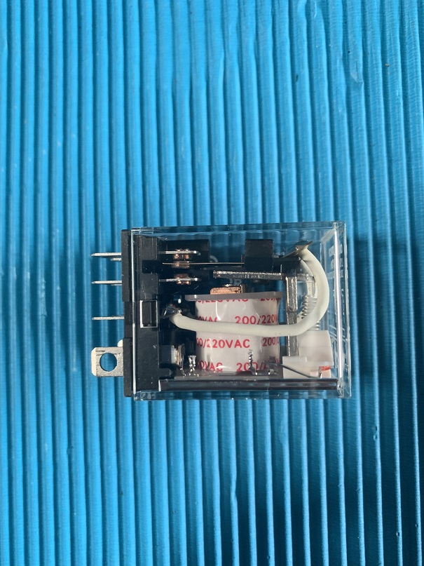 Used Omron Non Latching Relay Plug In ly2n