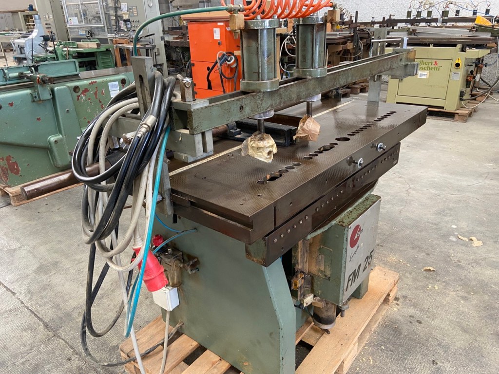 Usato Foratrice marca SCM