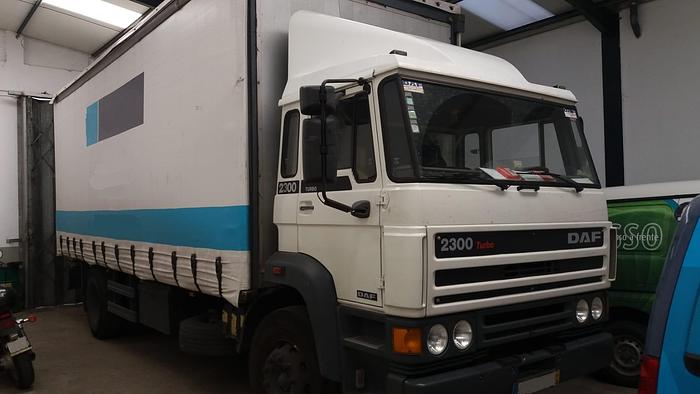 Usado 1992 DAF 2300 Turbo 19 Ton curtainsider truck.