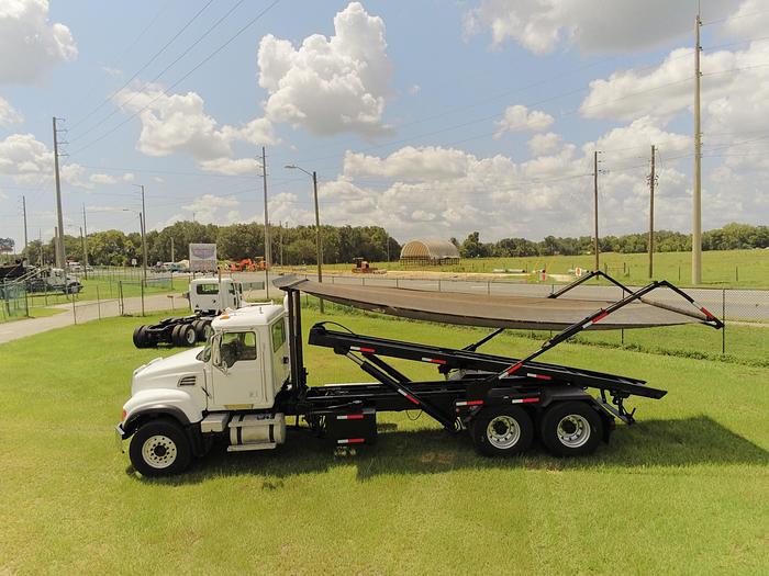 Used 2007 MACK CV 713