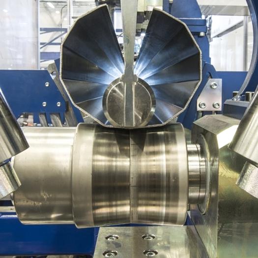 New F&P 3D Roll Former (New) #3502