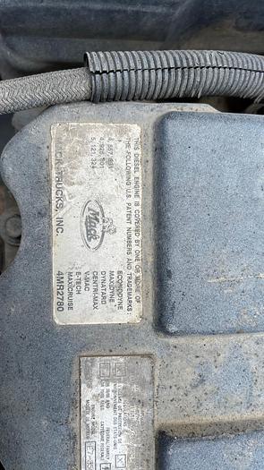 Used 2002 Mack RD688S Tandem-Axle Cab & Chassis