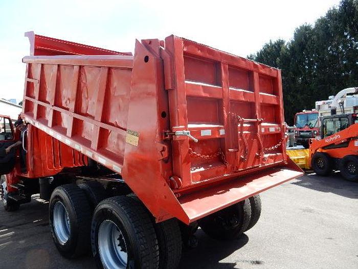 Used 2001 International 4900