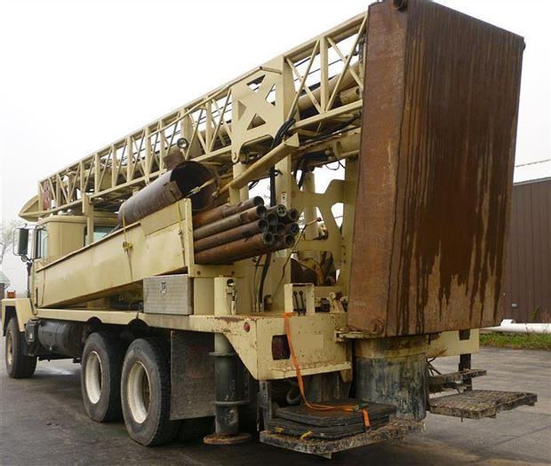 Used 1992 Ingersoll-Rand TH60 Drill Rig