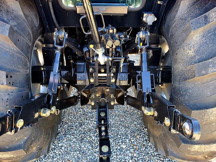 Mahindra 2665ST Tractor w/ Loader ** 2 hrs - Never Used **