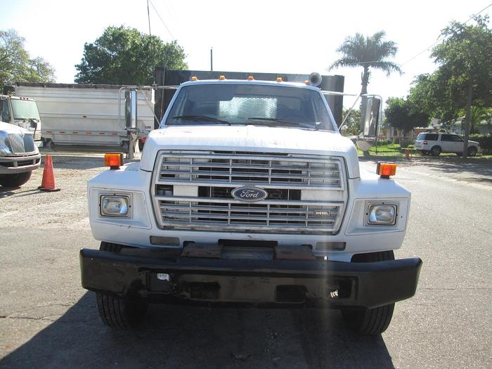 Used 1990 Ford F 900 Tandem Axle Flat Bed Truck