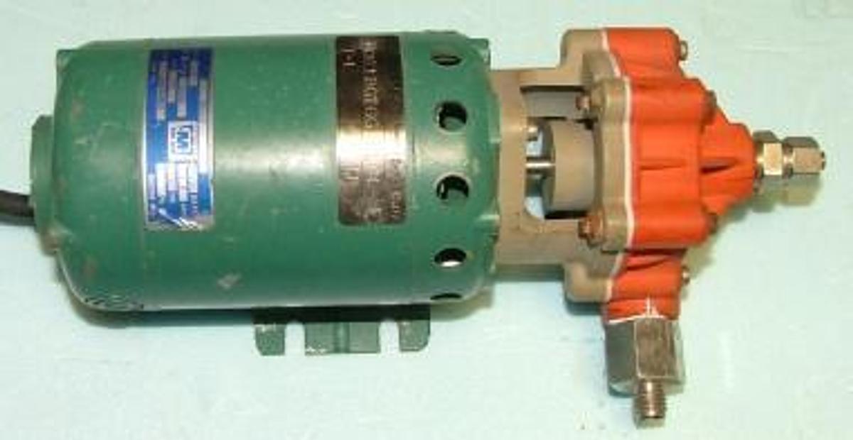 Used EASTERN PULSA FEEDER INTERFACE STYLE CNZZBGTGG TYPE 101 MODEL P-1 LOT 1101R B8310 115V PH 1 RPM 6000 1/5 HP TYPE 426B44WB0 10/80 DATE 2.6 AMP 60/DC HZ.