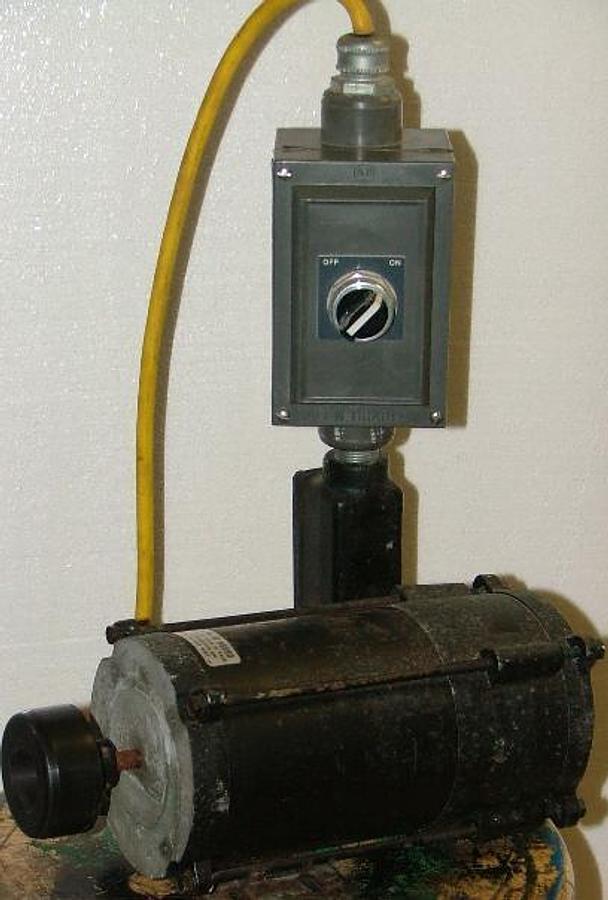 Used MOTOR APPLIANCE CORP. MOTOR WITH ALLEN BRADLEY EXPLOSION PROOF ON OFF SWITCH