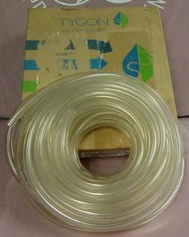 Used VWR SCIENTIFIC TYGON S3 SAINT-GOBAIN PLASTIC TUBING LOT: 677896 0022 FORMULA E-3603 I.D. ¼ IN. 0.D. ½ IN. WALL 1/8 IN. LENGTH 50 FT.