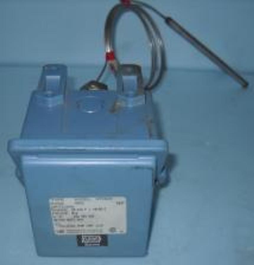 Used FACTORY MUTUAL SYSTEMS APPROVED TEMPERATURE CONTROL 111H TYPE: E402 MODEL: 4BS STOCK: 9627 OPTIONS RANGE: 25-100 F/ 5+35C PROOF N/A E/R 15A 480 VAC WETTED MAT L N/A. .