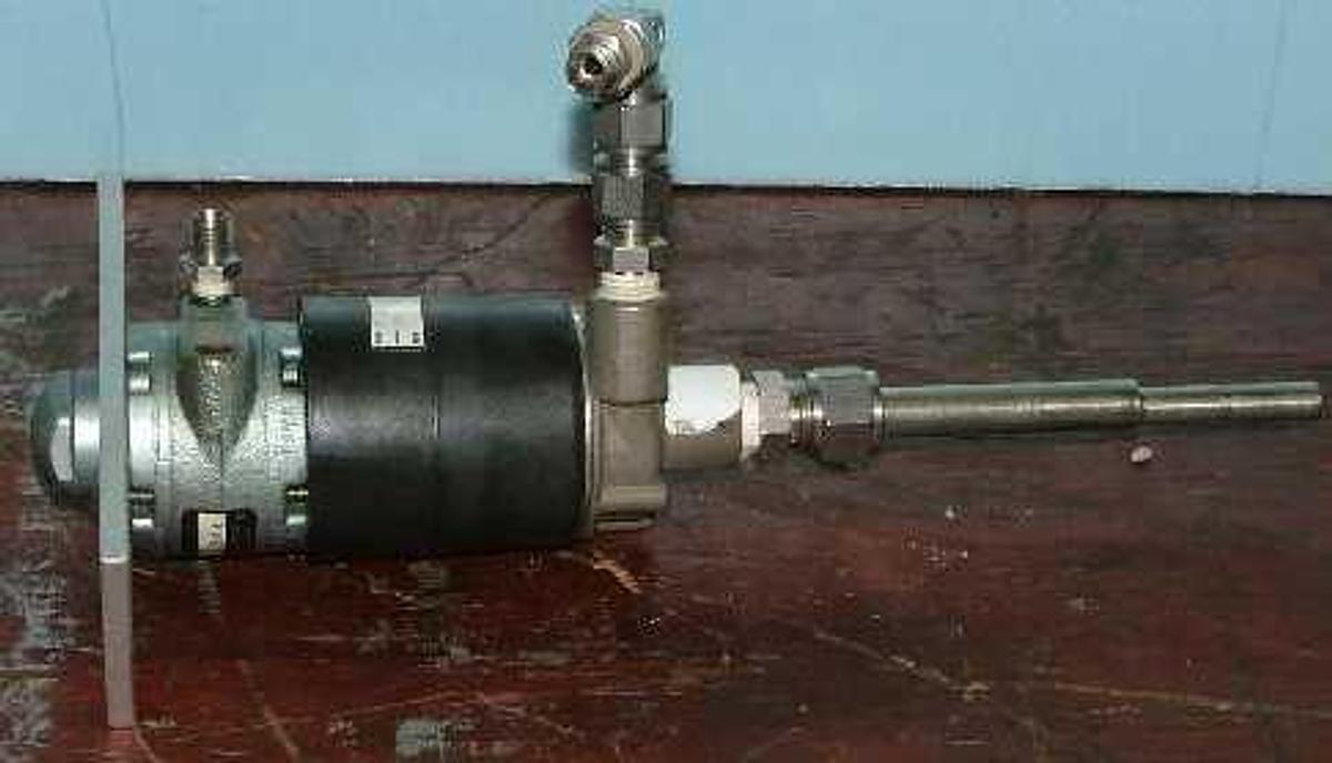 Used GAST AIR DRIVEN MICRO PUMP MODEL NUMBER 1AM-NCW-14 SERIAL NO. 0684 P/N 20061 040 MOD. 000-955