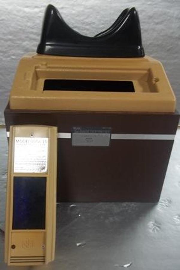 Used QTY. 1. UVP CHROMATO-VUE CABINET