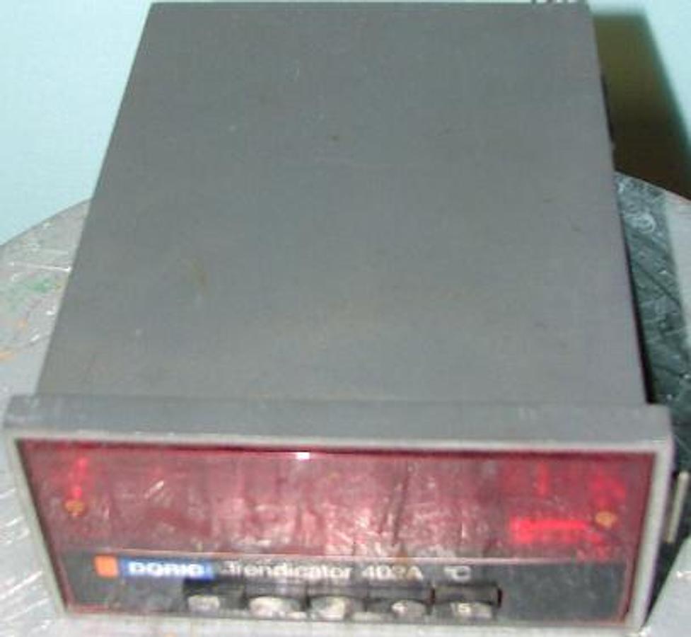 Used QTY. 1. DORIC TRENDICATOR 402A DEG C
