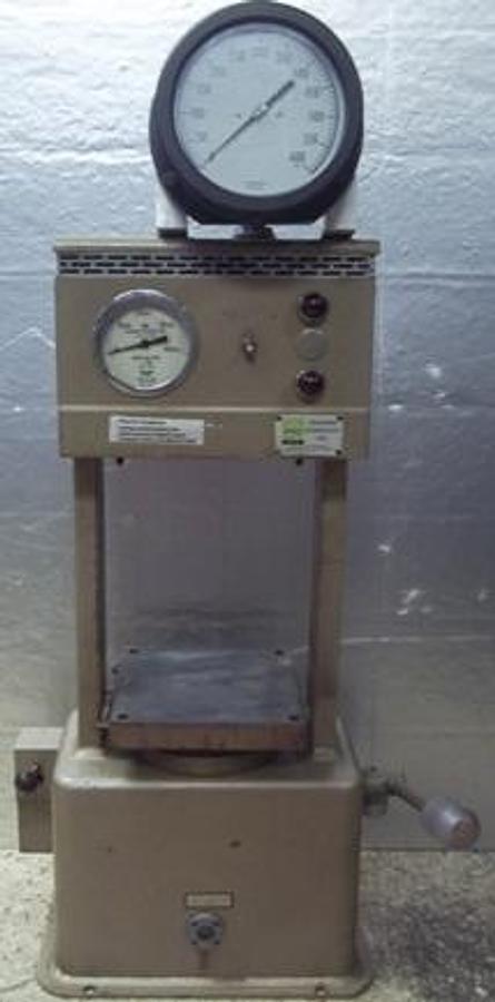 Used QTY. 1. P.H.I. PASADENA HYDRAULICS INC. PRESS MODEL: AP-210 230V HEATERS TOTAL WATT 1600