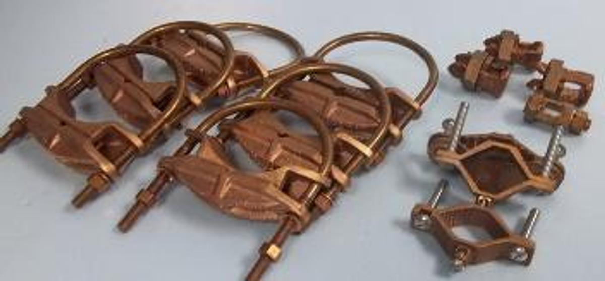 Used QTY. 1. LOT BRASS ELECTRICAL ITEMS CONSISTING OF: (6) 3-1/2" - 4" ROD DIRECT BURIAL "U-BOLTS" NO. CAR2126 450L 2/0 STR. (3) 1-1/4- 2" GROUNDING CLAMPS NO. 10-2. (3) BRUNDY SPLIT BOLTS TS-250 / R-250 ( K529 08 / 50-120.