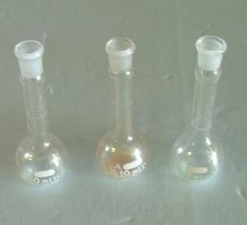 Used PYREX 10ML VOLUMETRIC FLASK NO. 5640 WITH GROUND GLASS