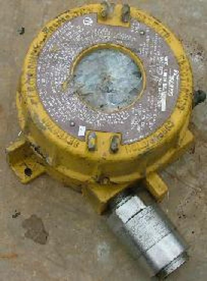 Used DET TRONICS UNITIZED MODEL: V8800 TYPE: C7064C4012