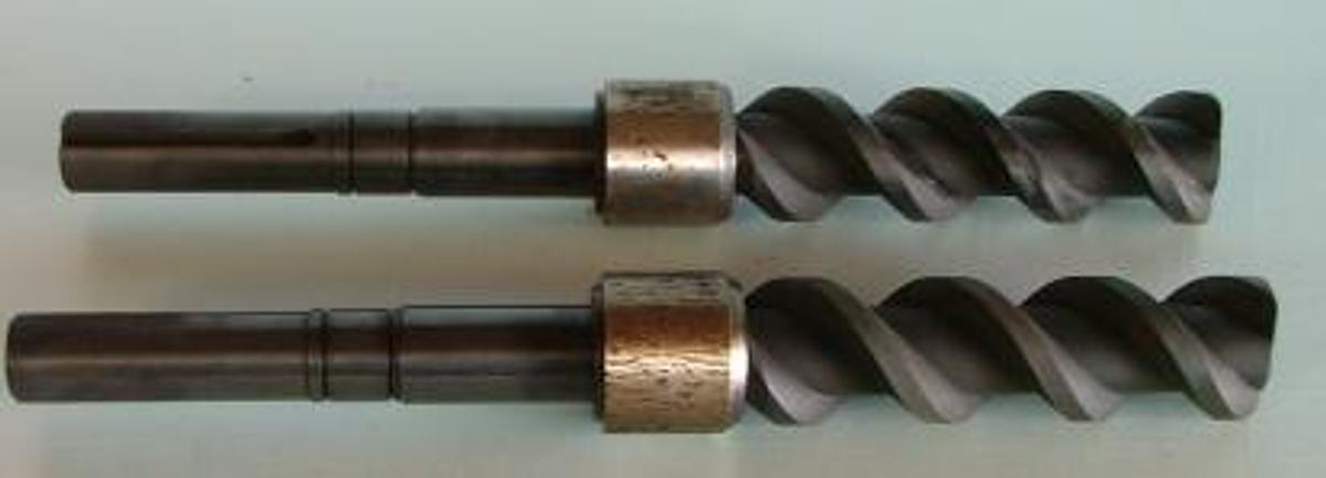 Used QTY. 2. PUMP PART SCREW SHAFT WITH COLLAR