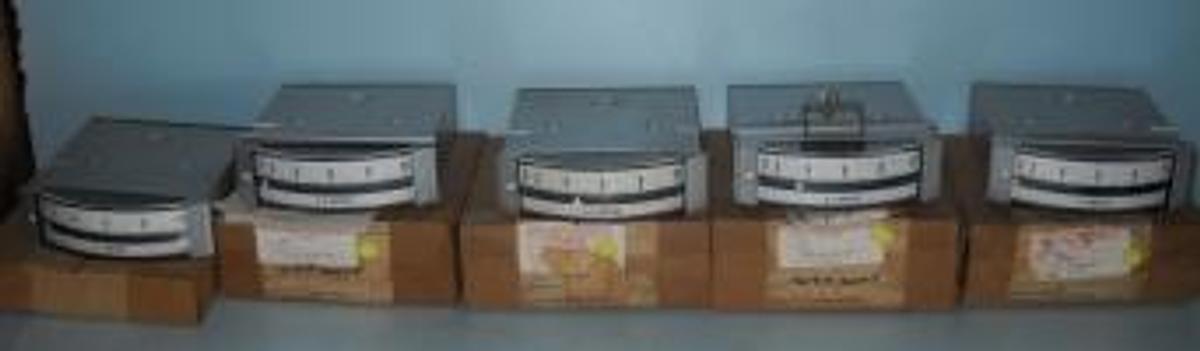 Used G.E. METERS AND INSTRUMENT CORP. MODEL 180 A-C AMPERES HORIZONTAL MOUNT CONTROL PANEL GAUGES 0-10 D-2840K10 CAT# 50180141MTMT NP 236072.