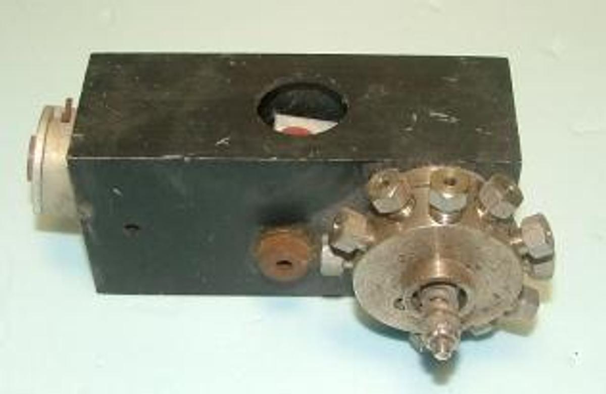 Used VICI INSTRUMENTS VALCO VALVE 10 PORT.