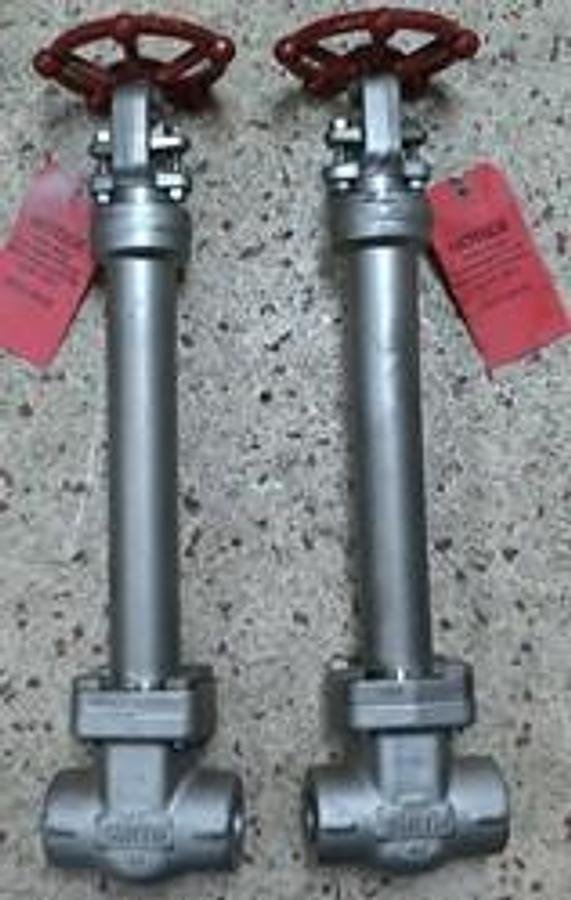 Used SMITH FORGED STEAL 1" 800 CF8M SOCKET WELD
